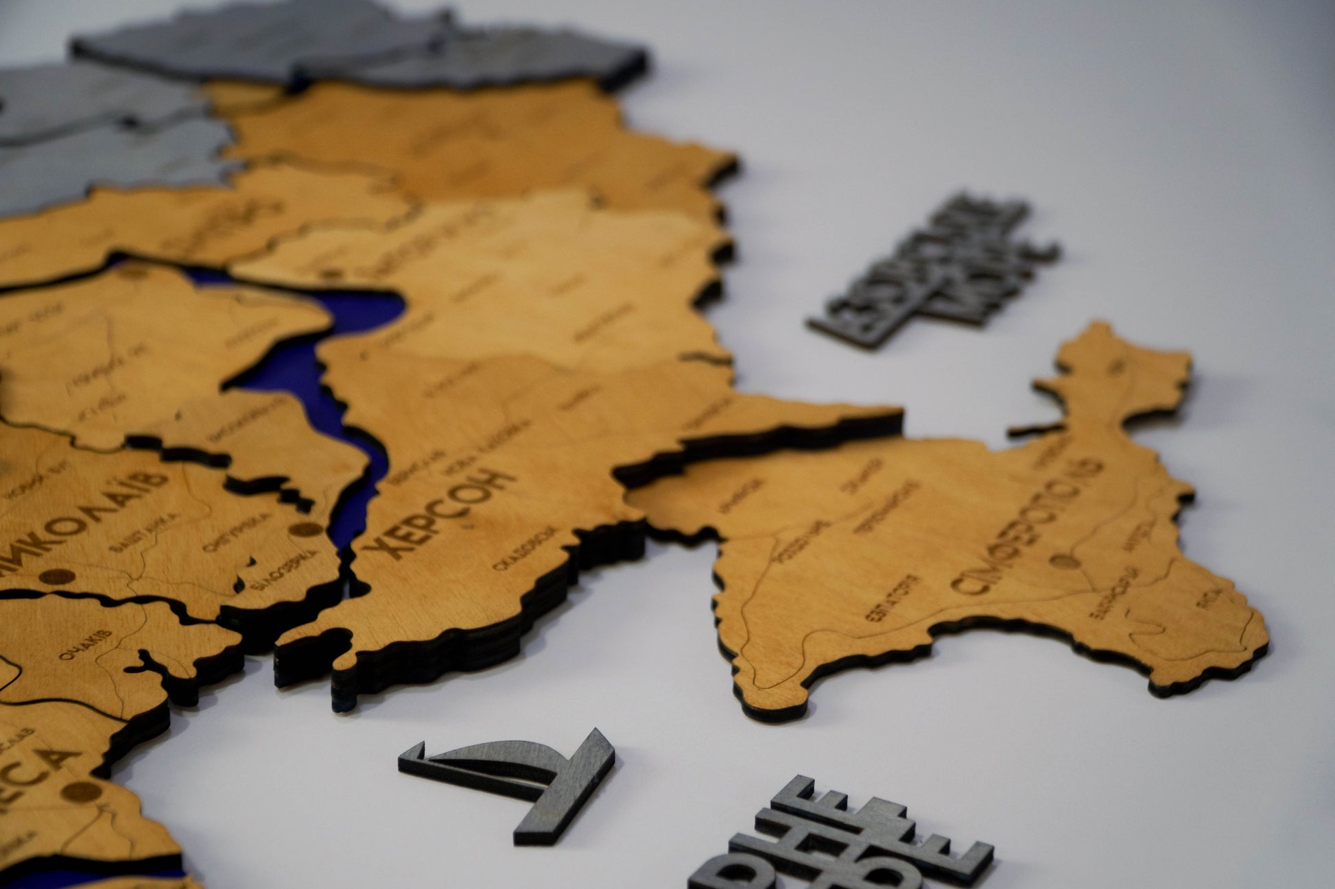 Деталізована карта України багатошарова 3D з річками колір Flag