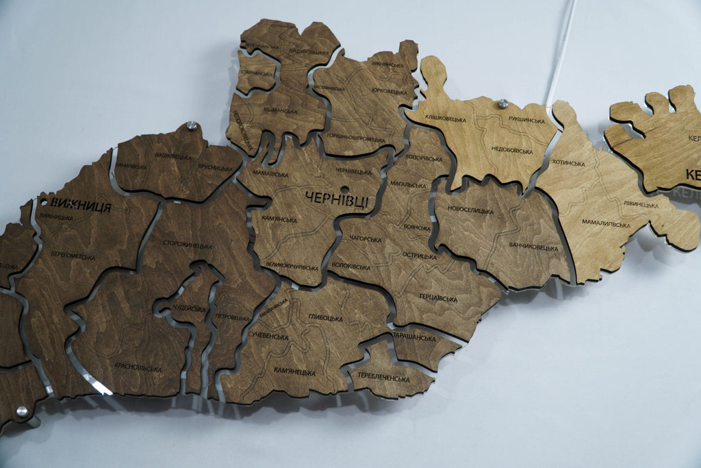 Карта Чернівецької області на акрилі, з підсвіткою між районами, колір Палісандр