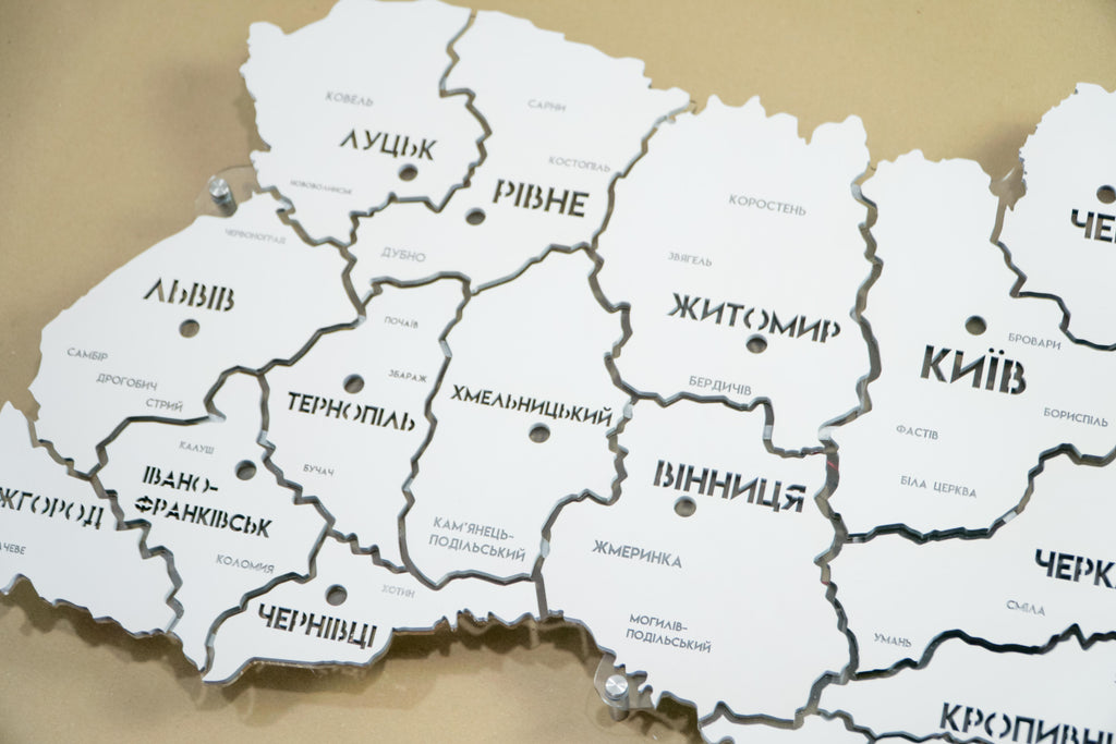 Карта України на акрилі з підсвіткою між областями колір White