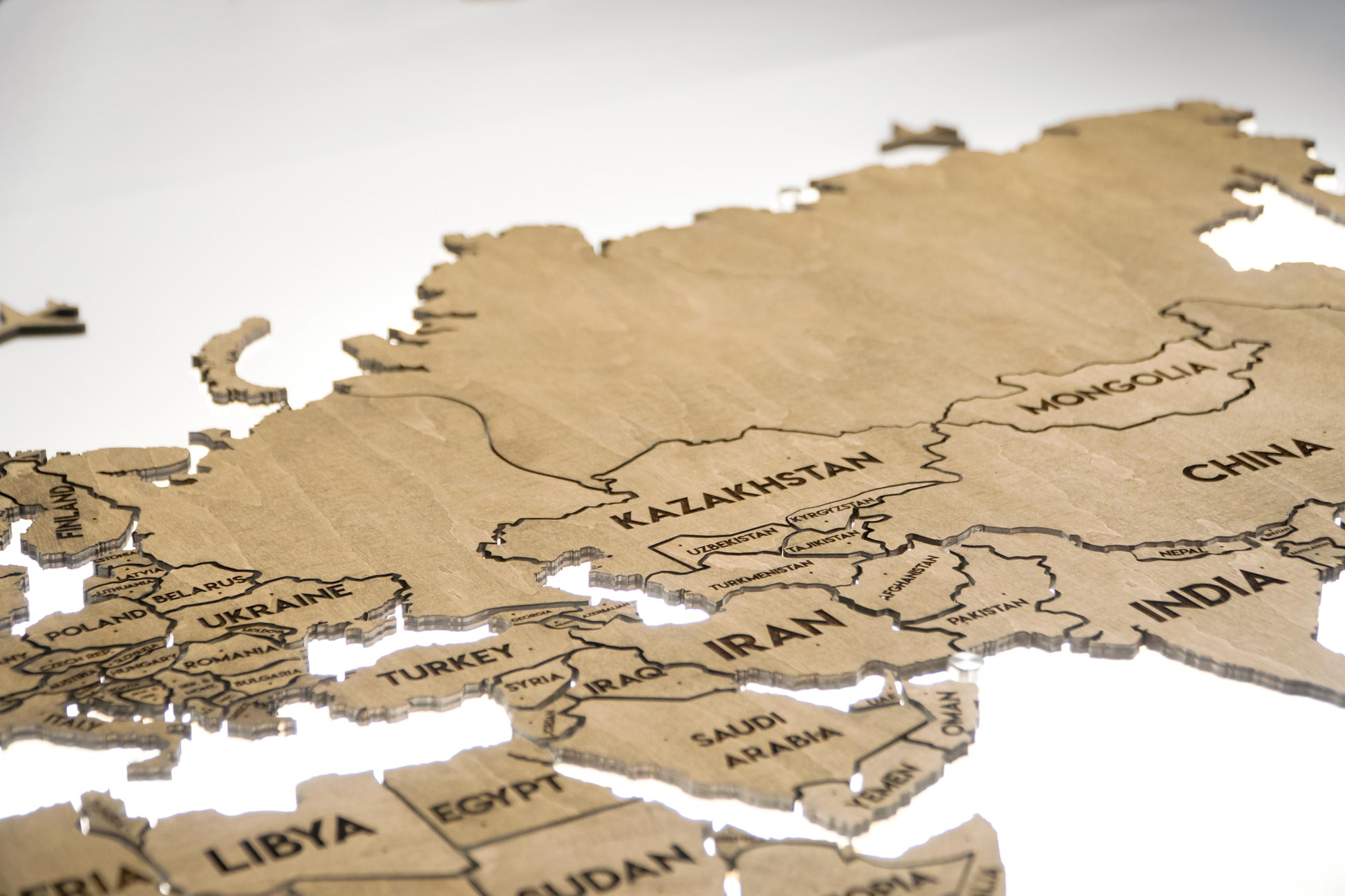 Одношарова карта світу з прозорою основою та підсвіткою між країнами колір Venge