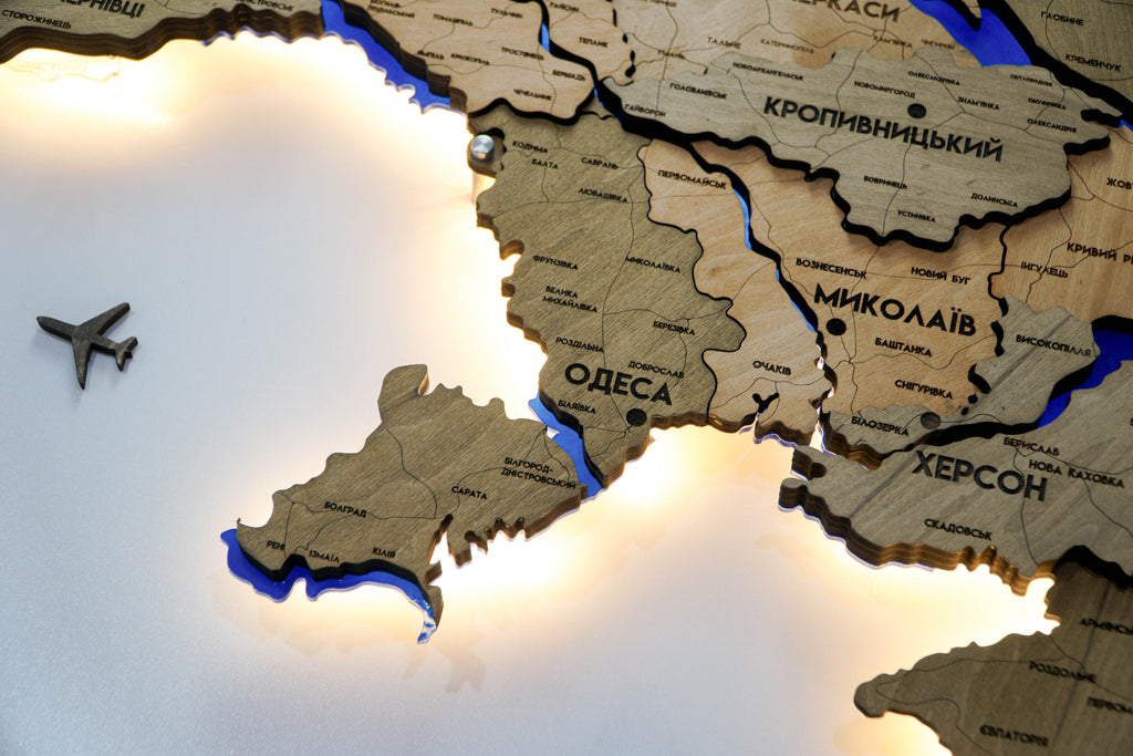 Деталізована карта України з підсвіткою річок та по контуру колір Light tree