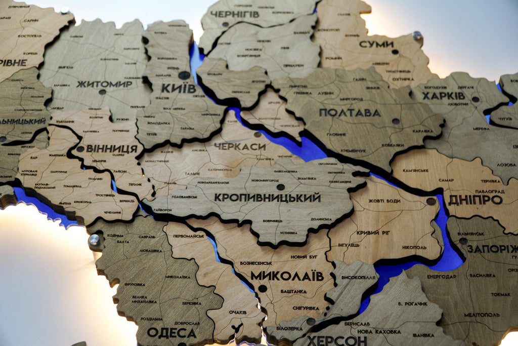 Деталізована карта України з підсвіткою річок та по контуру колір Light tree