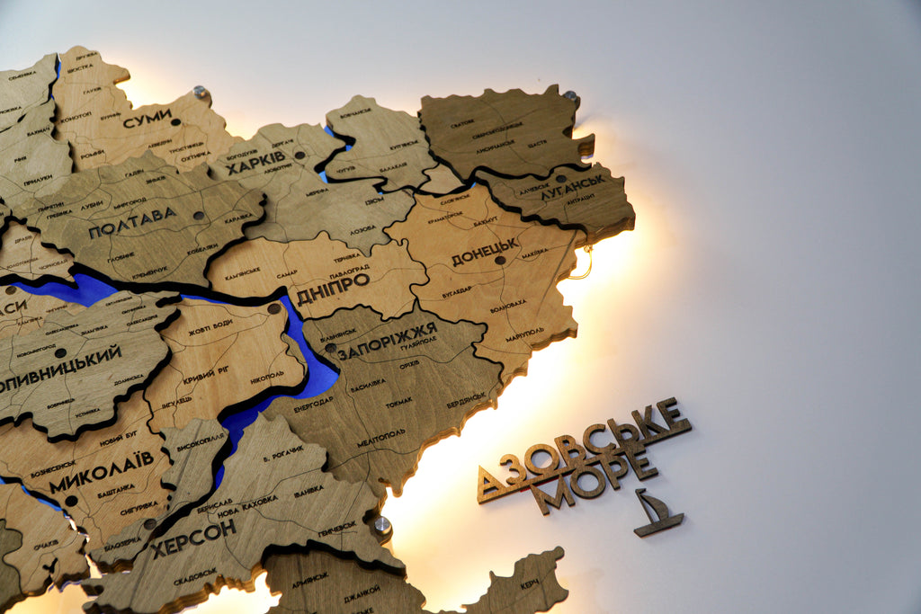 Деталізована карта України з підсвіткою річок та по контуру колір Light tree