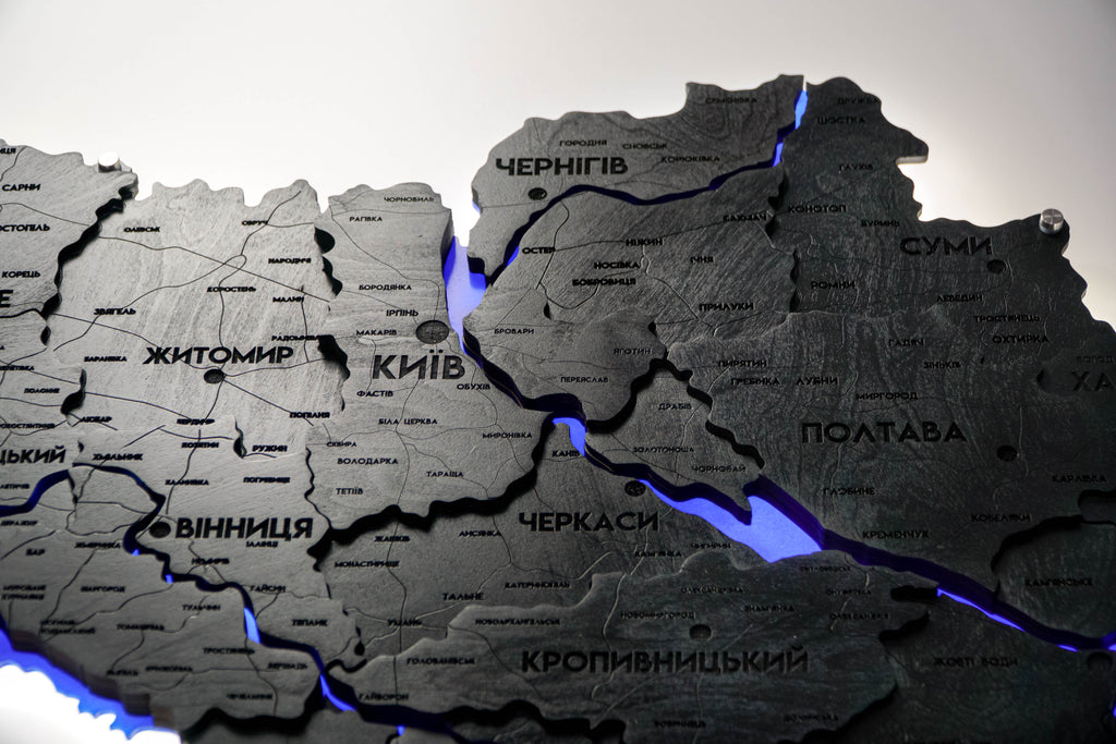 Деталізована карта України з підсвіткою річок та по контуру колір Black