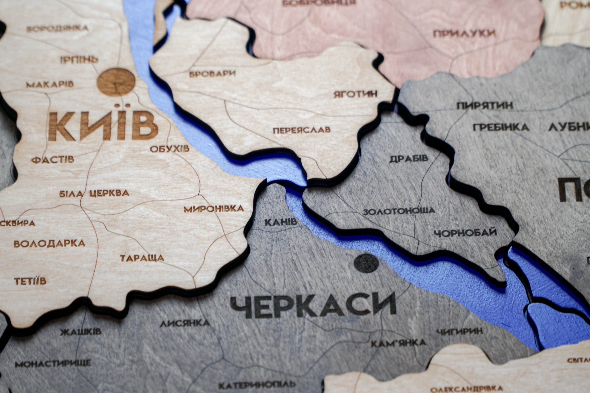 Карта України багатошарова 3D з річками і дорогами колір Warm