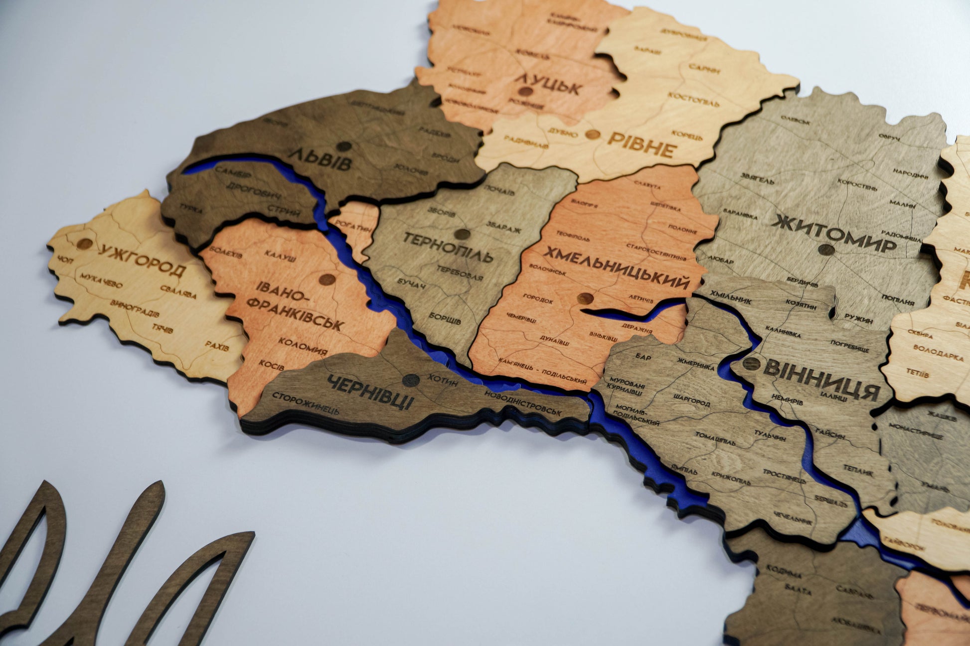 Карта України багатошарова 3D з річками і дорогами колір Warm