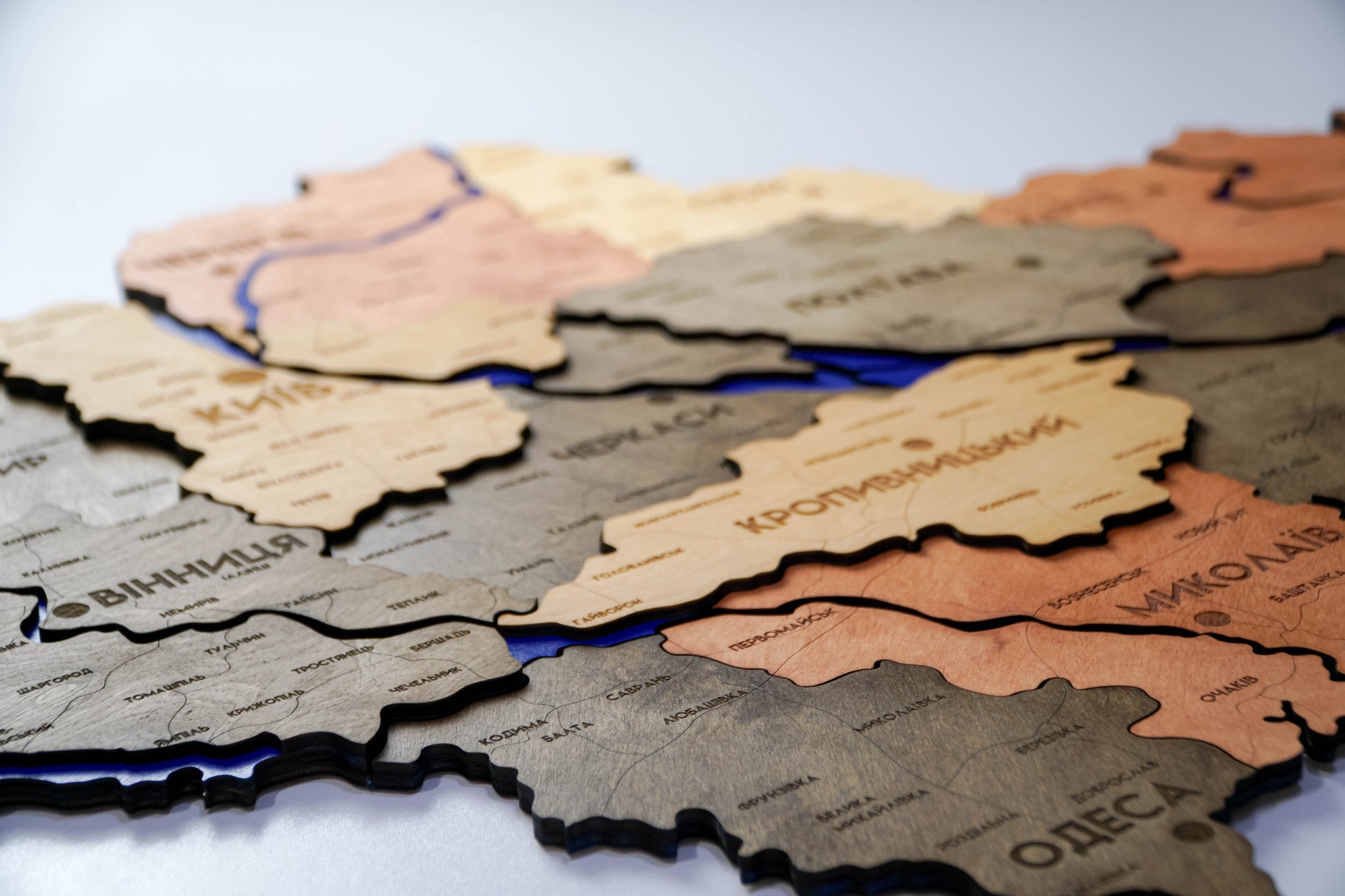 Карта України багатошарова 3D з річками і дорогами колір Warm