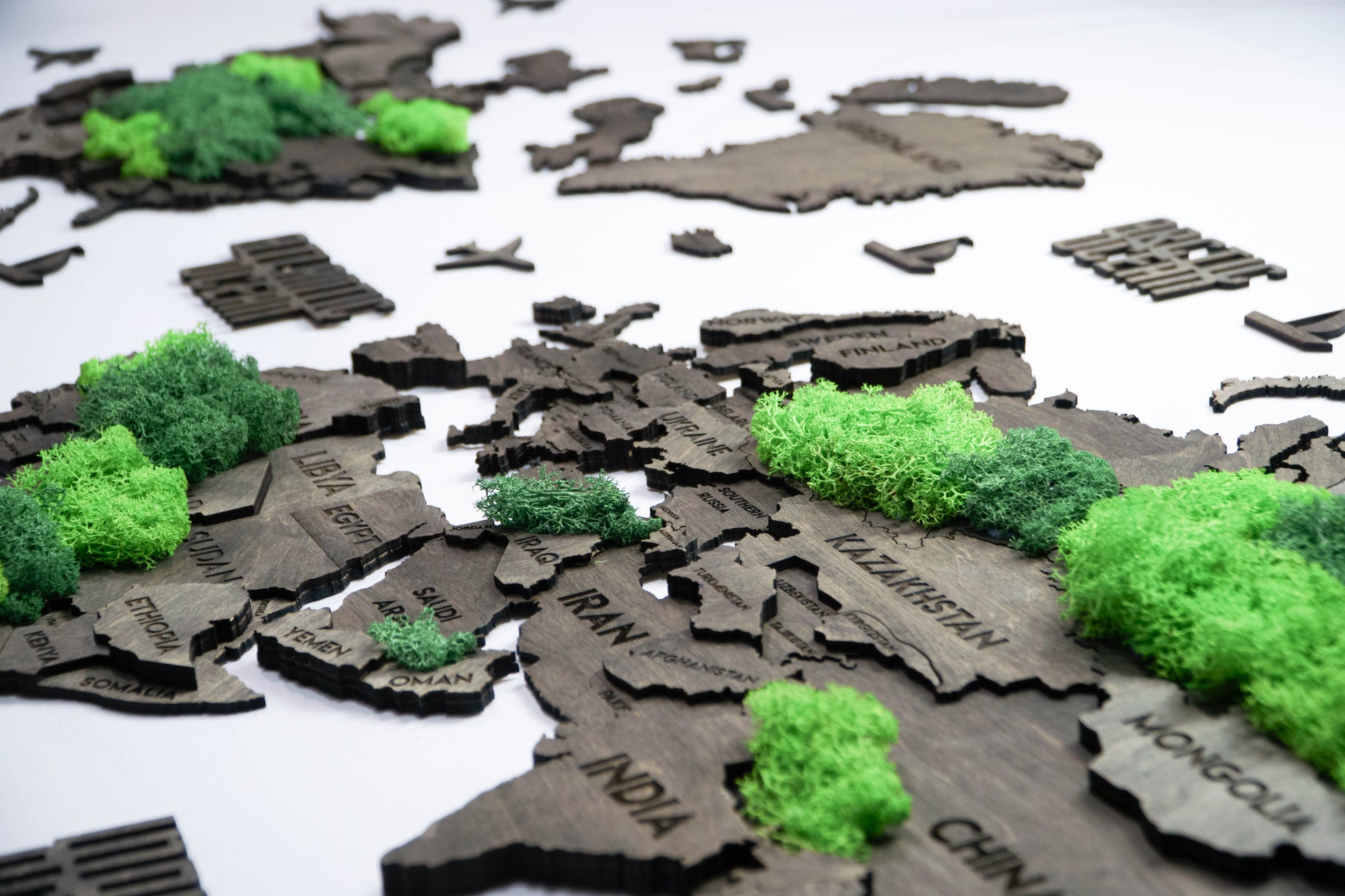 Багатошарова карта світу колір Dark Moss