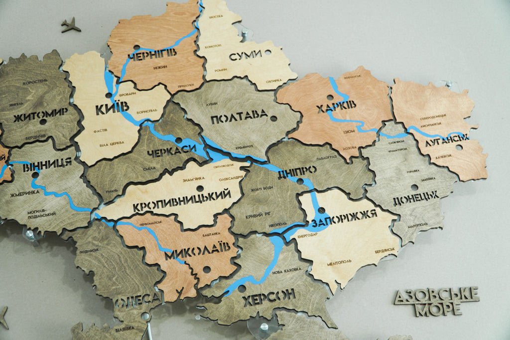 Карта України на акрилі з фарбованими річками та підсвіткою між областями, колір Warm