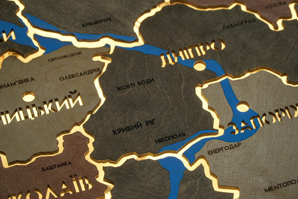 Карта України на акрилі з фарбованими річками та підсвіткою між областями, колір Warm