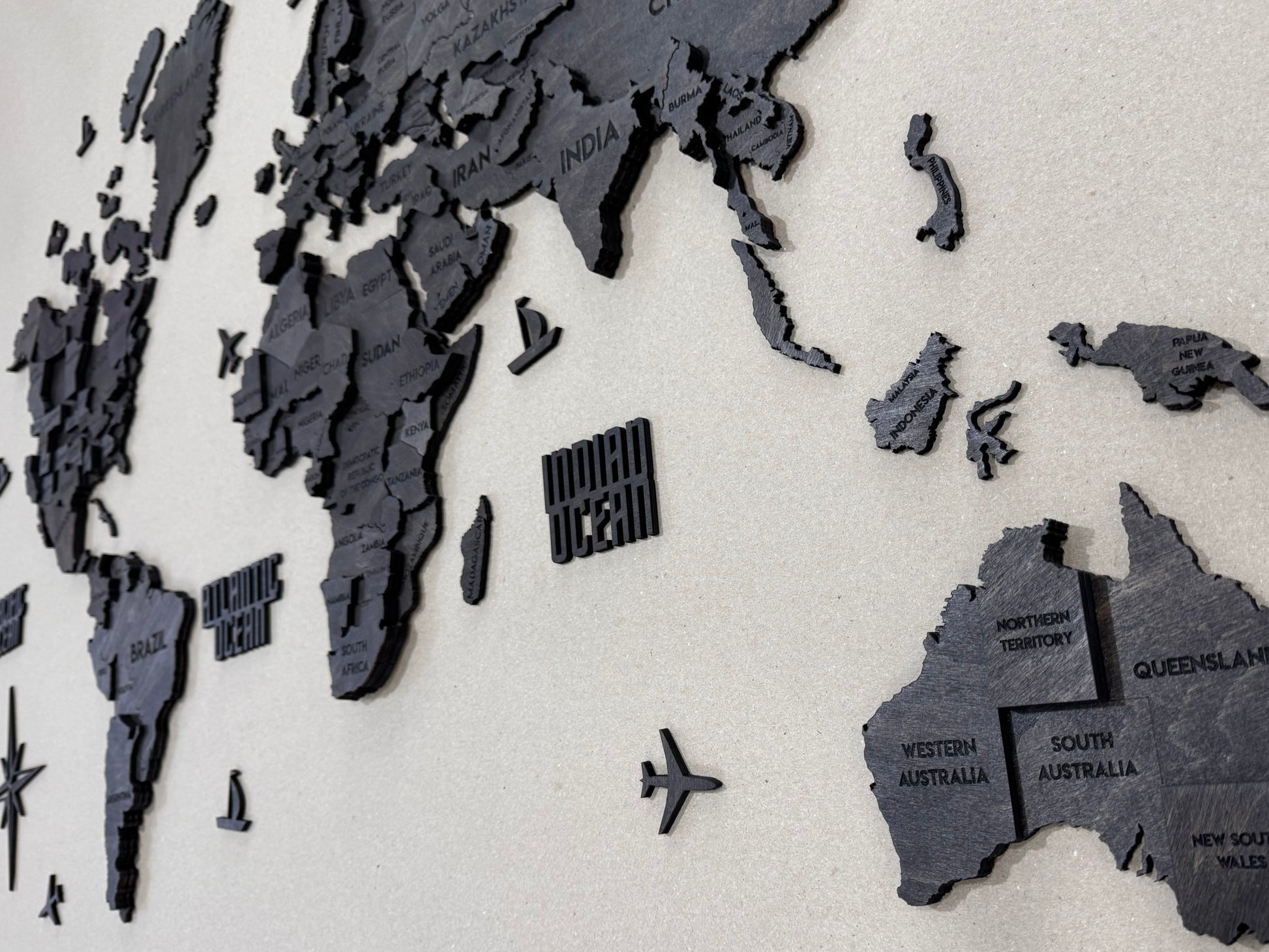 Багатошарова карта світу колір Dark