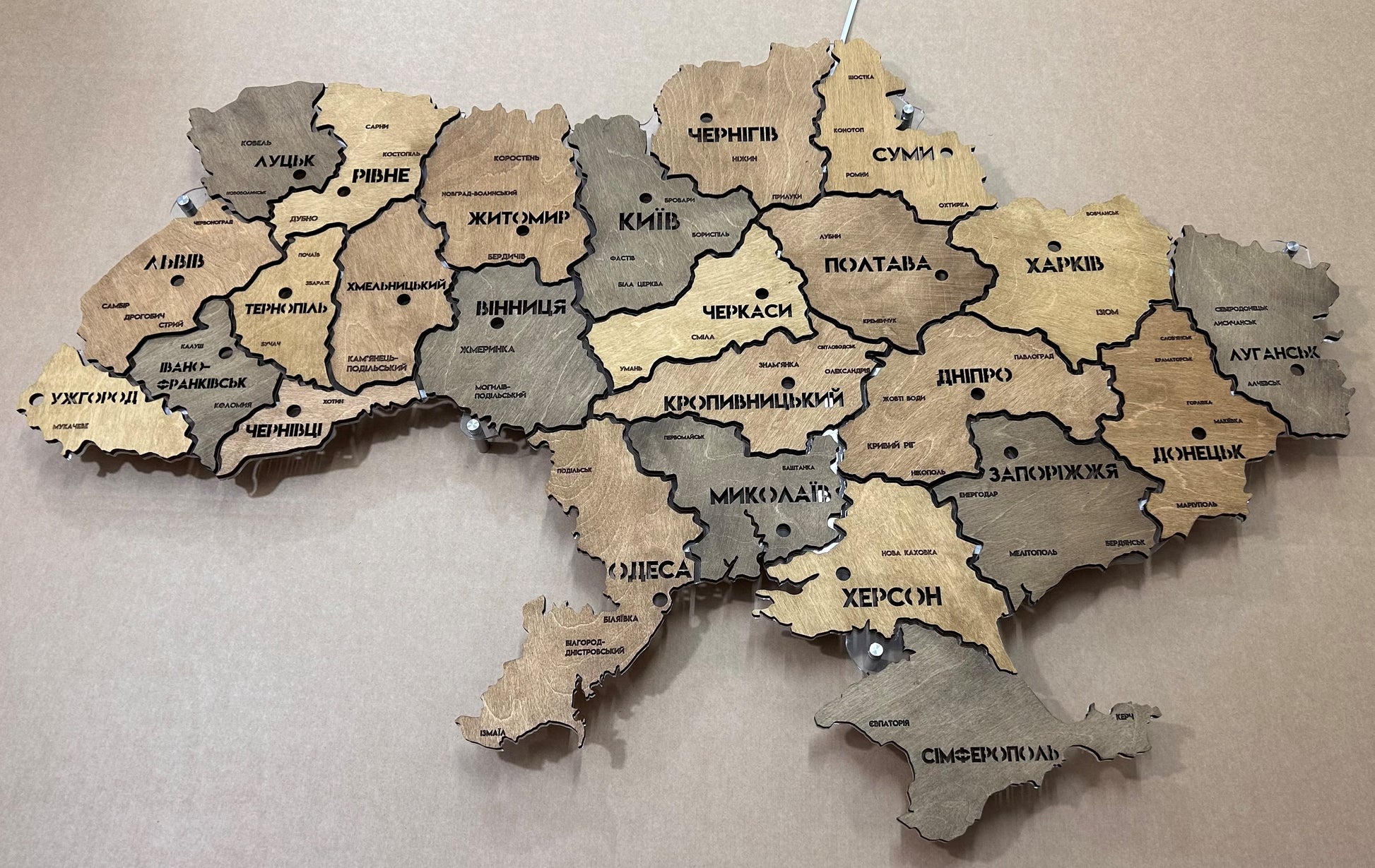 Карта України на акрилі з підсвіткою між областями колір Helsinki