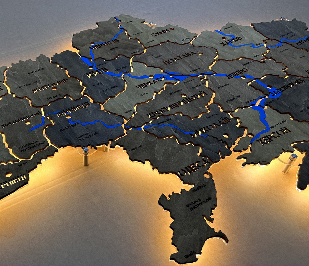 Карта України на акрилі з фарбованими річками та підсвіткою між областями, колір Helsinki