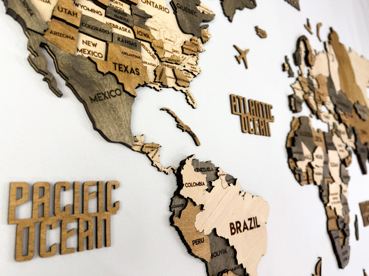 Багатошарова карта світу колір Wander