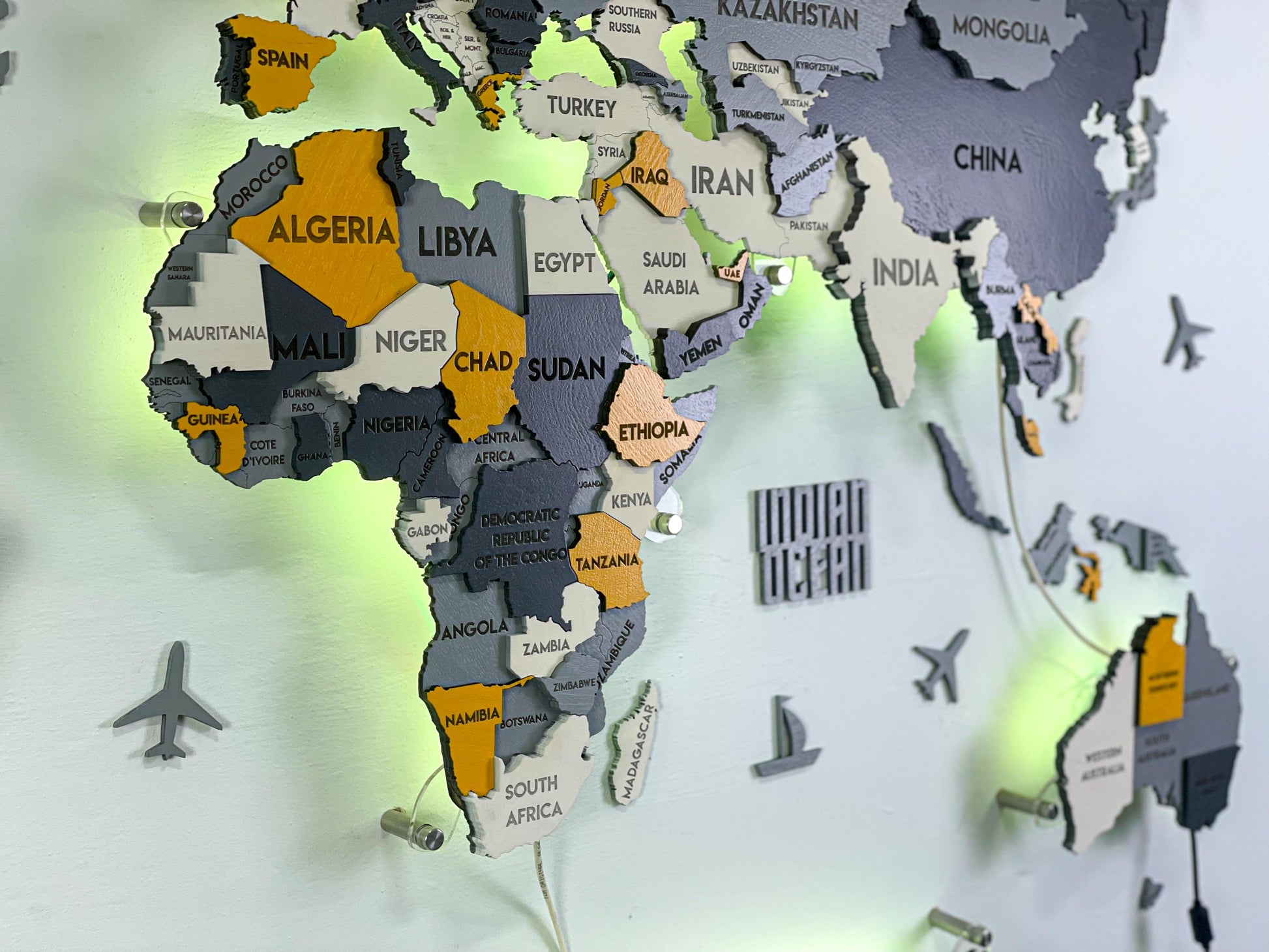 Багатошарова карта світу з підсвіткою RGB колір Urban