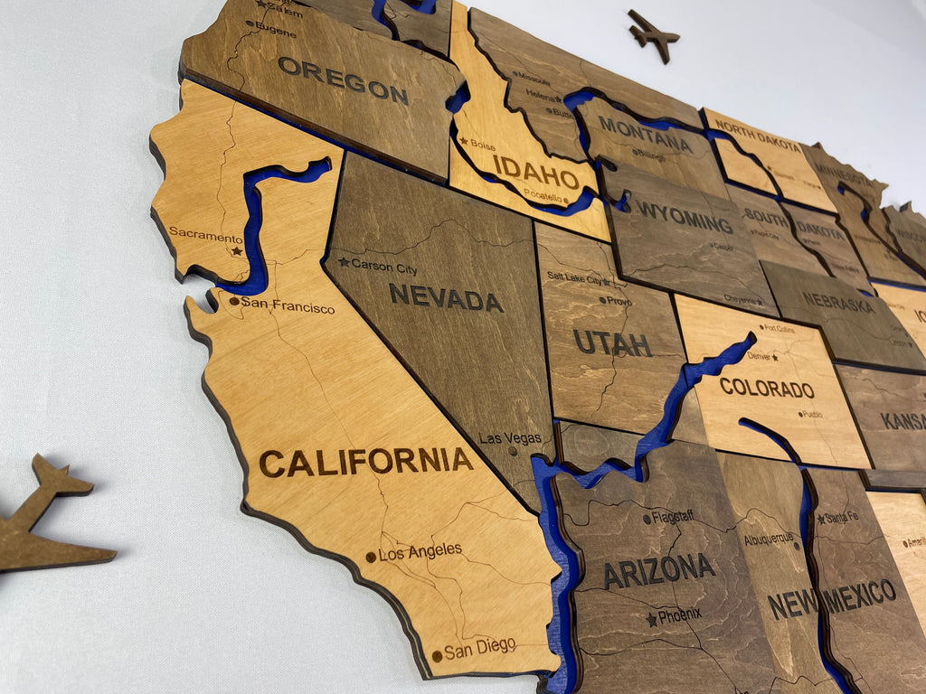 Багатошарова карта США з фарбованими річками та дорогами, колір Elis