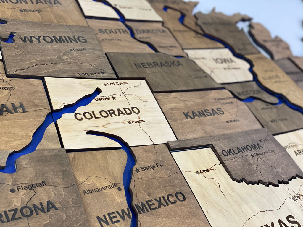 Багатошарова карта США з фарбованими річками та дорогами, колір Wonder