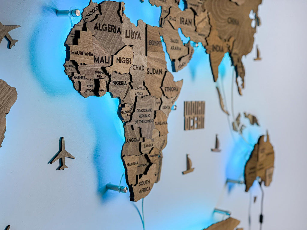 Багатошарова карта світу з підсвіткою RGB колір Brown