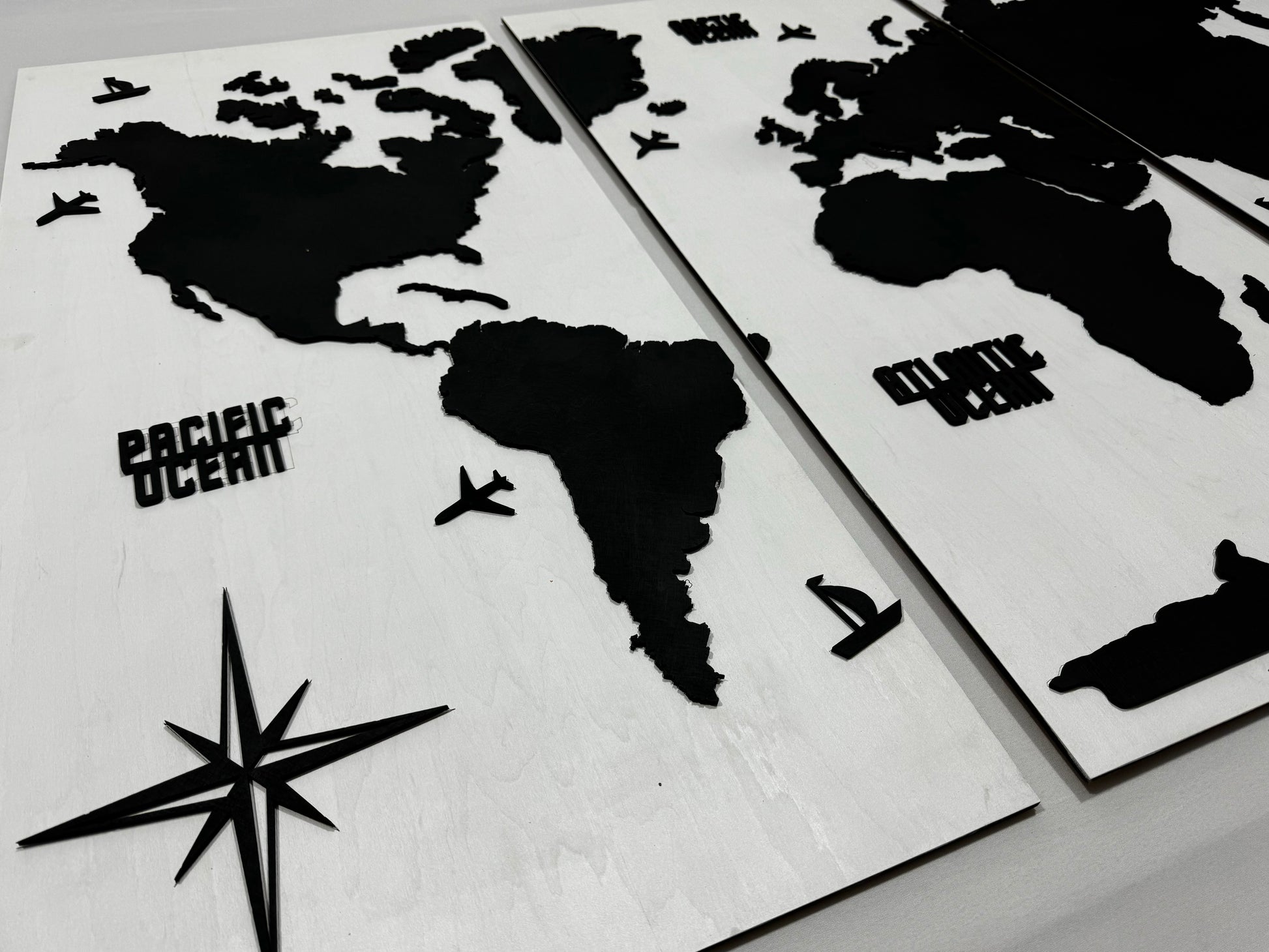 Панно карта світу триптих  White&Black