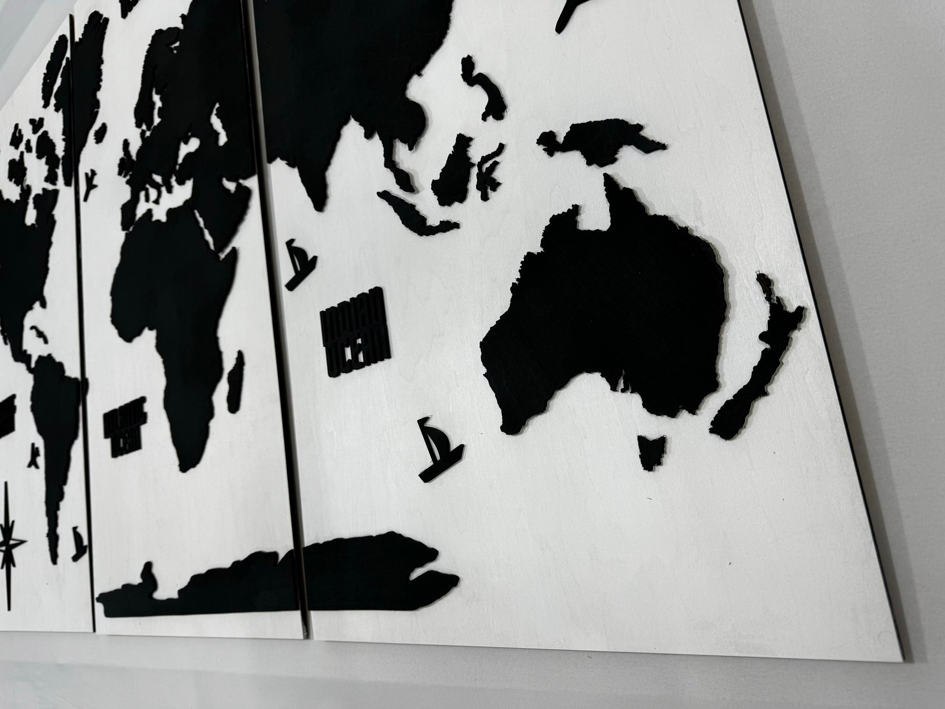 Панно карта світу триптих  White&Black