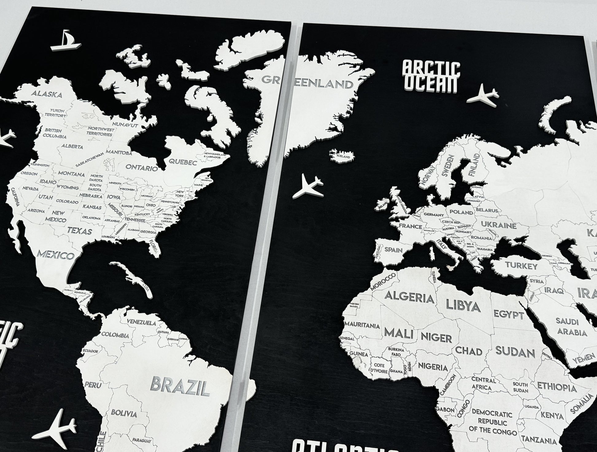 Панно карта світу триптих Black&White