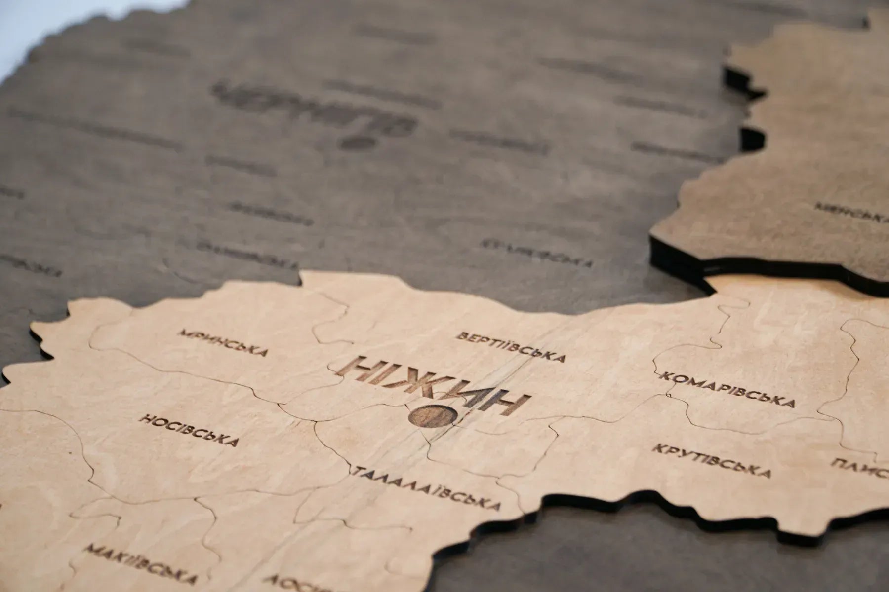 Багатошарова карта Чернігівської області з дерева, колір Палісандр