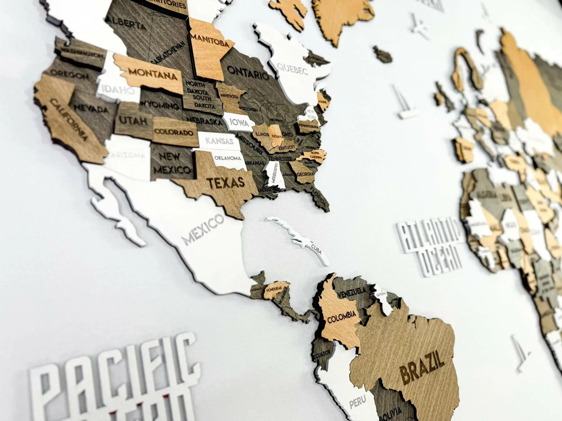 Багатошарова карта світу колір Capucino