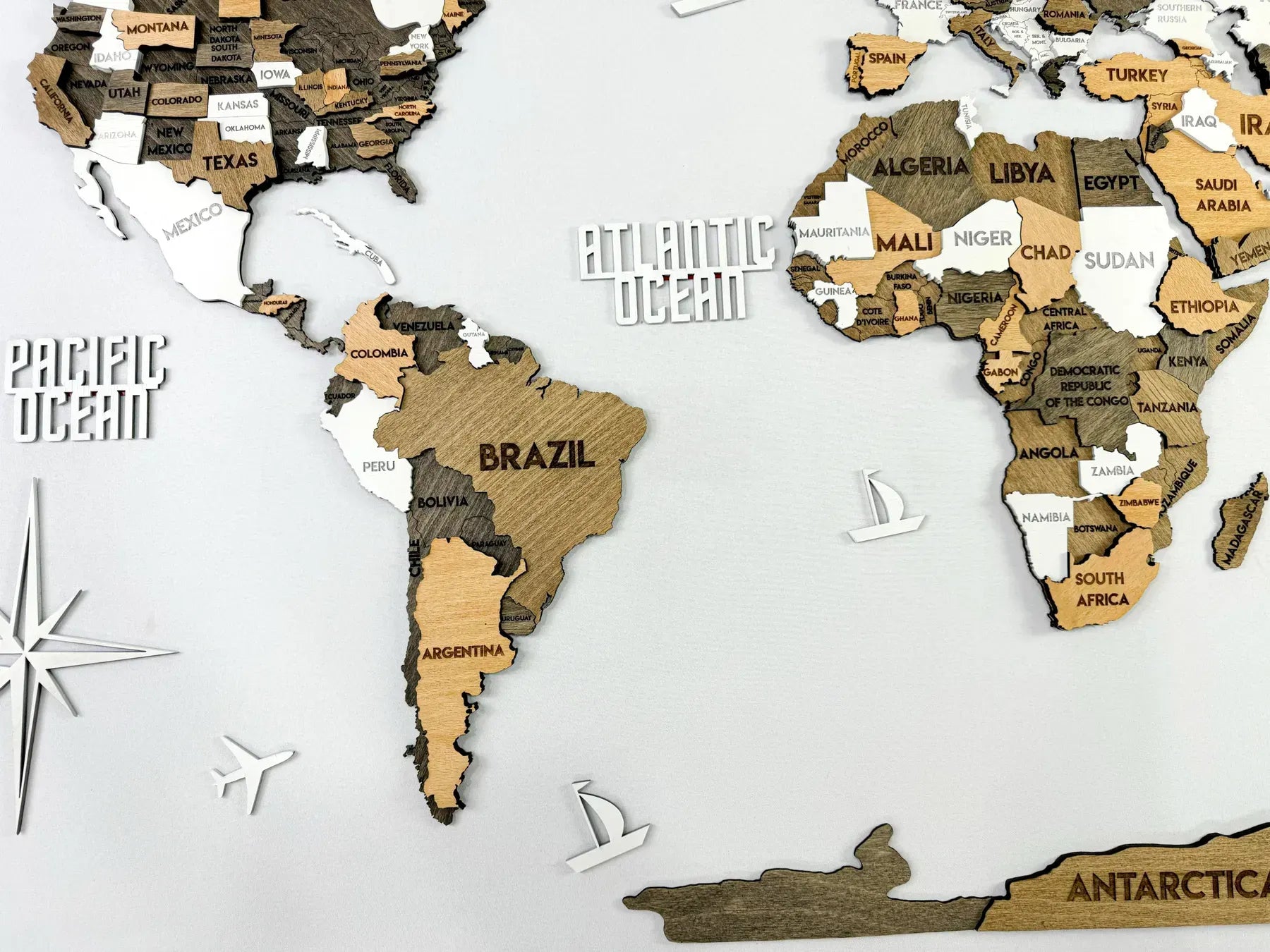 Багатошарова карта світу колір Capucino