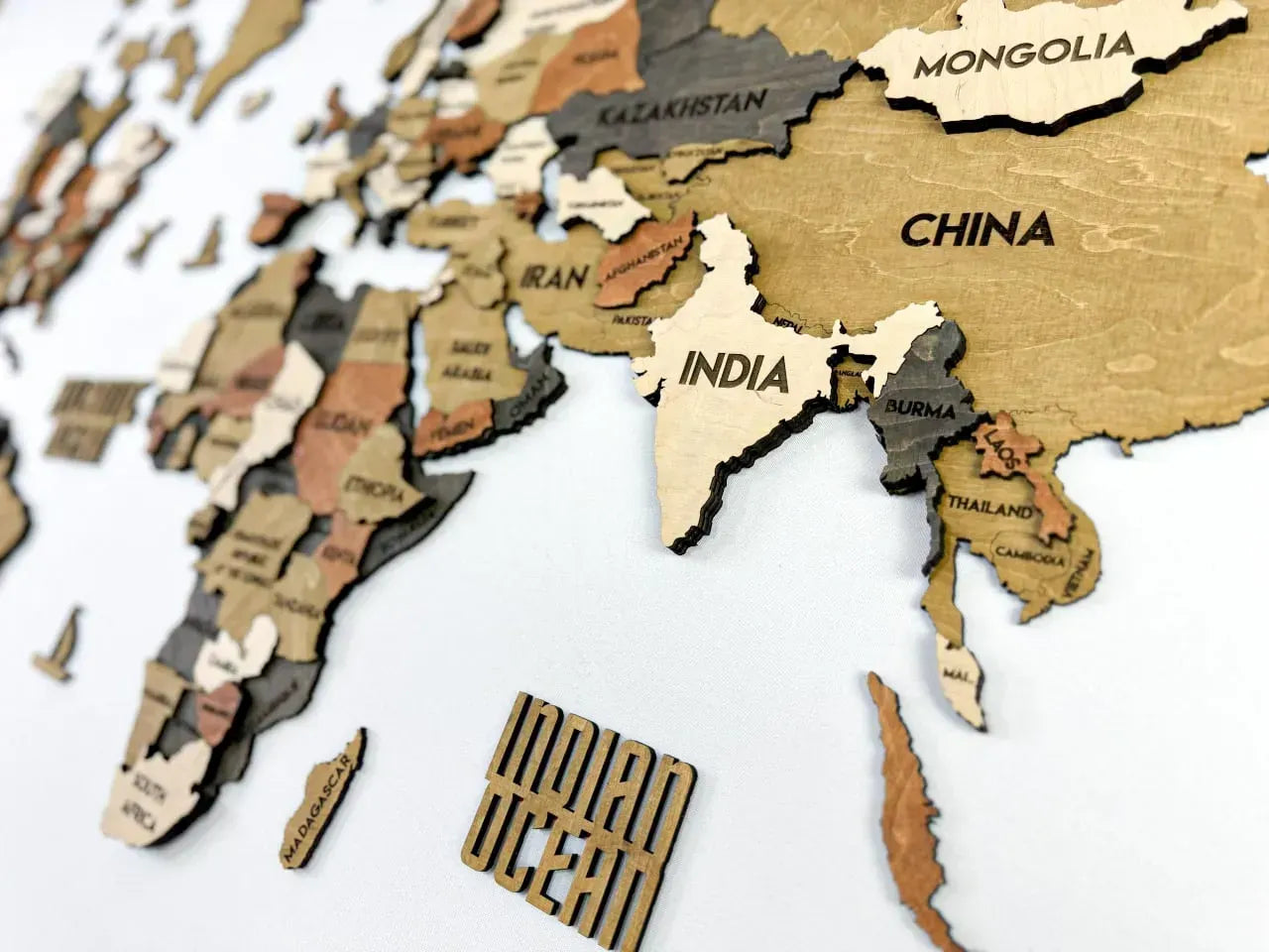 Багатошарова карта світу колір Classic