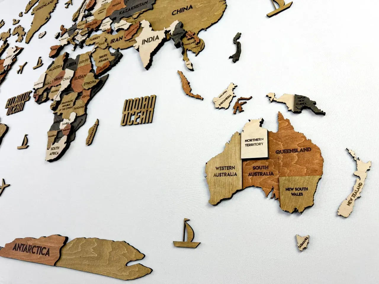 Багатошарова карта світу колір Classic