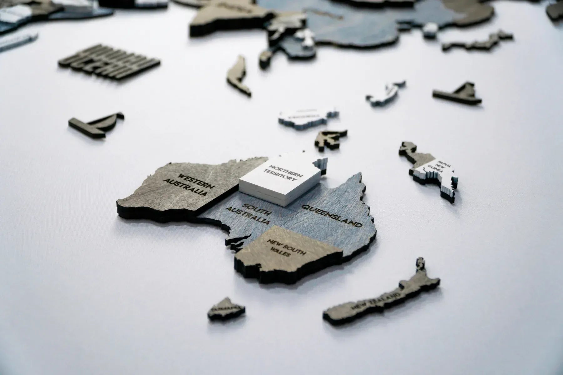 Багатошарова карта світу колір Loft