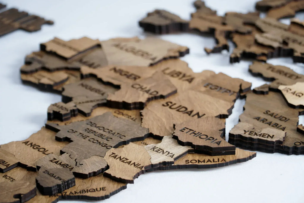 Багатошарова карта світу палітра Brown