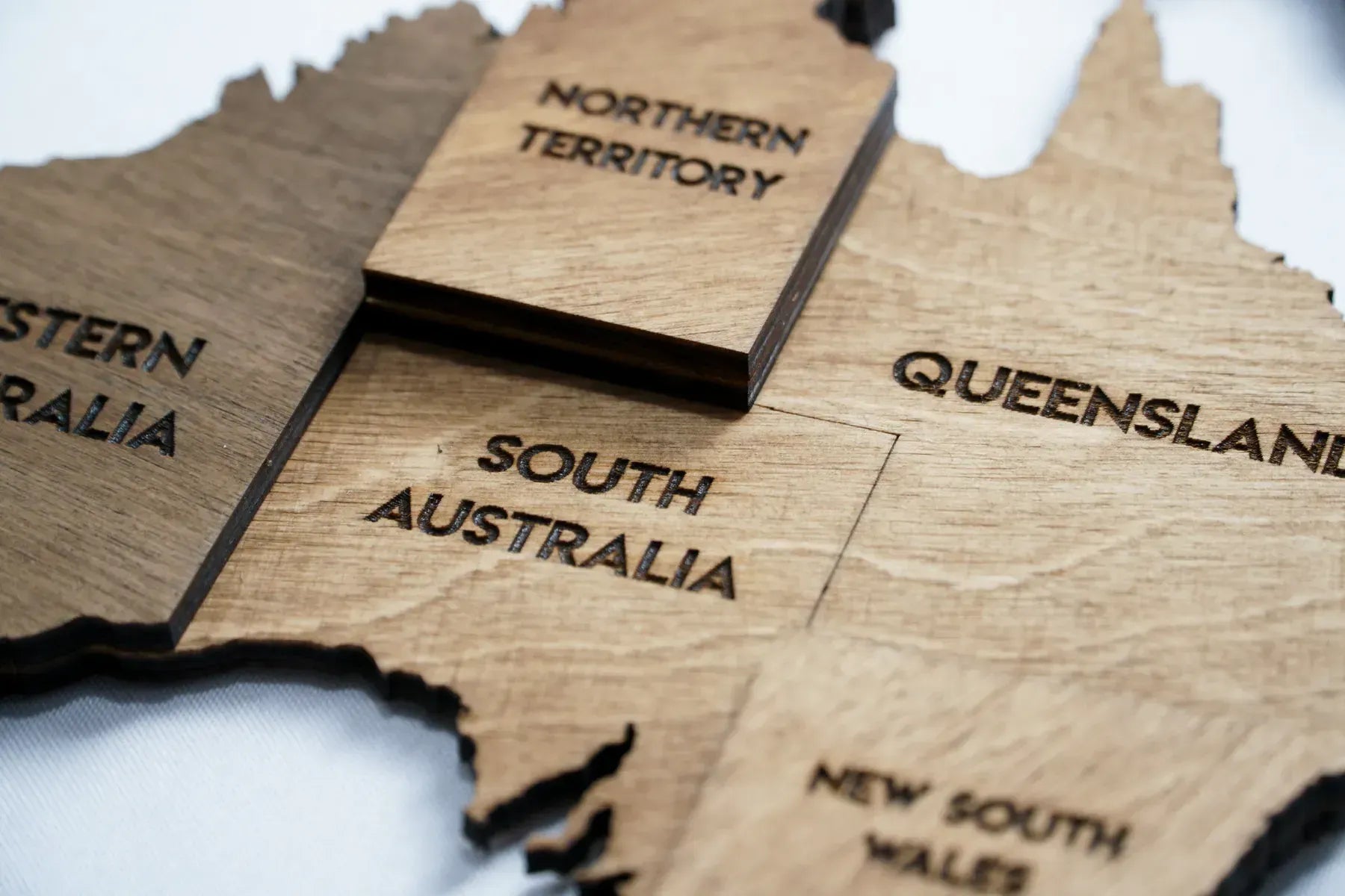 Багатошарова карта світу палітра Brown