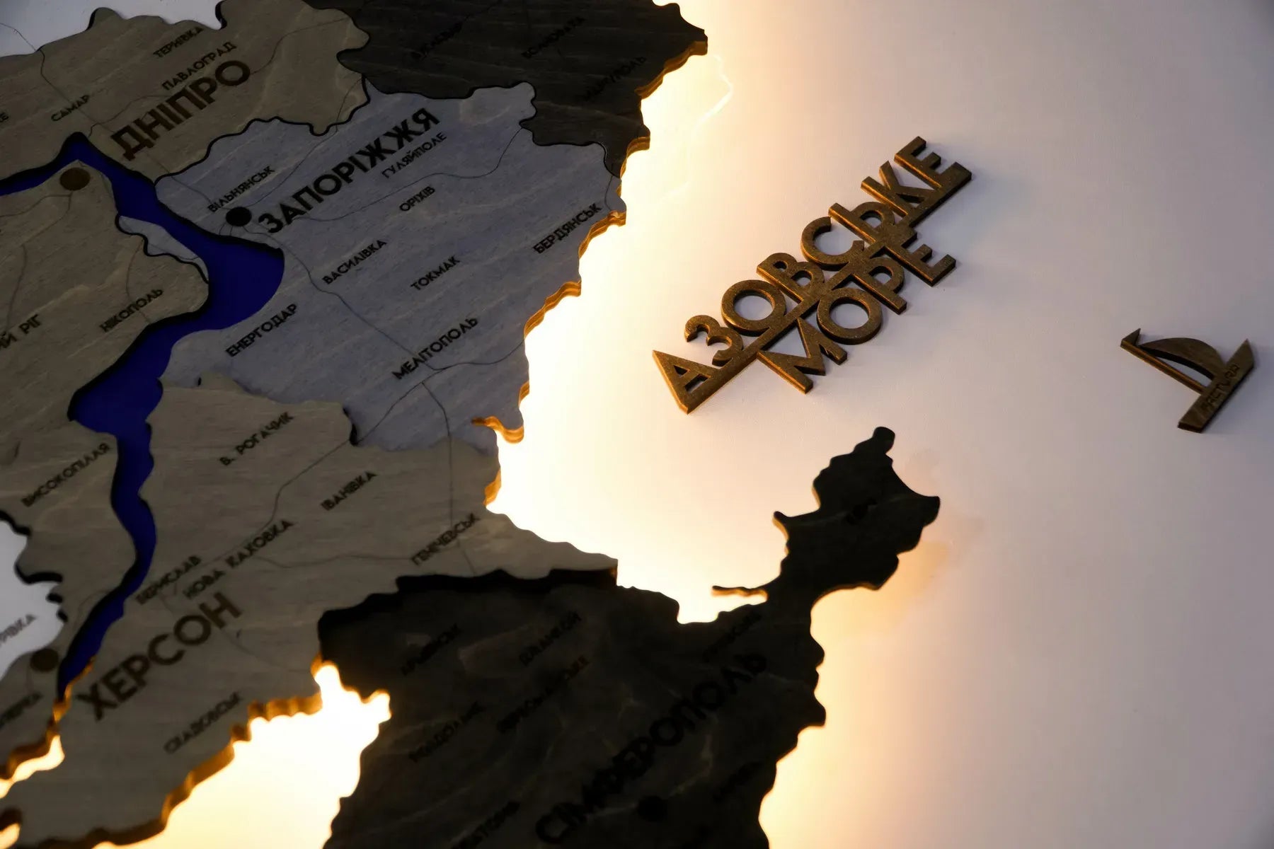 Карта України багатошарова 3D з підсвіткою колір Loft