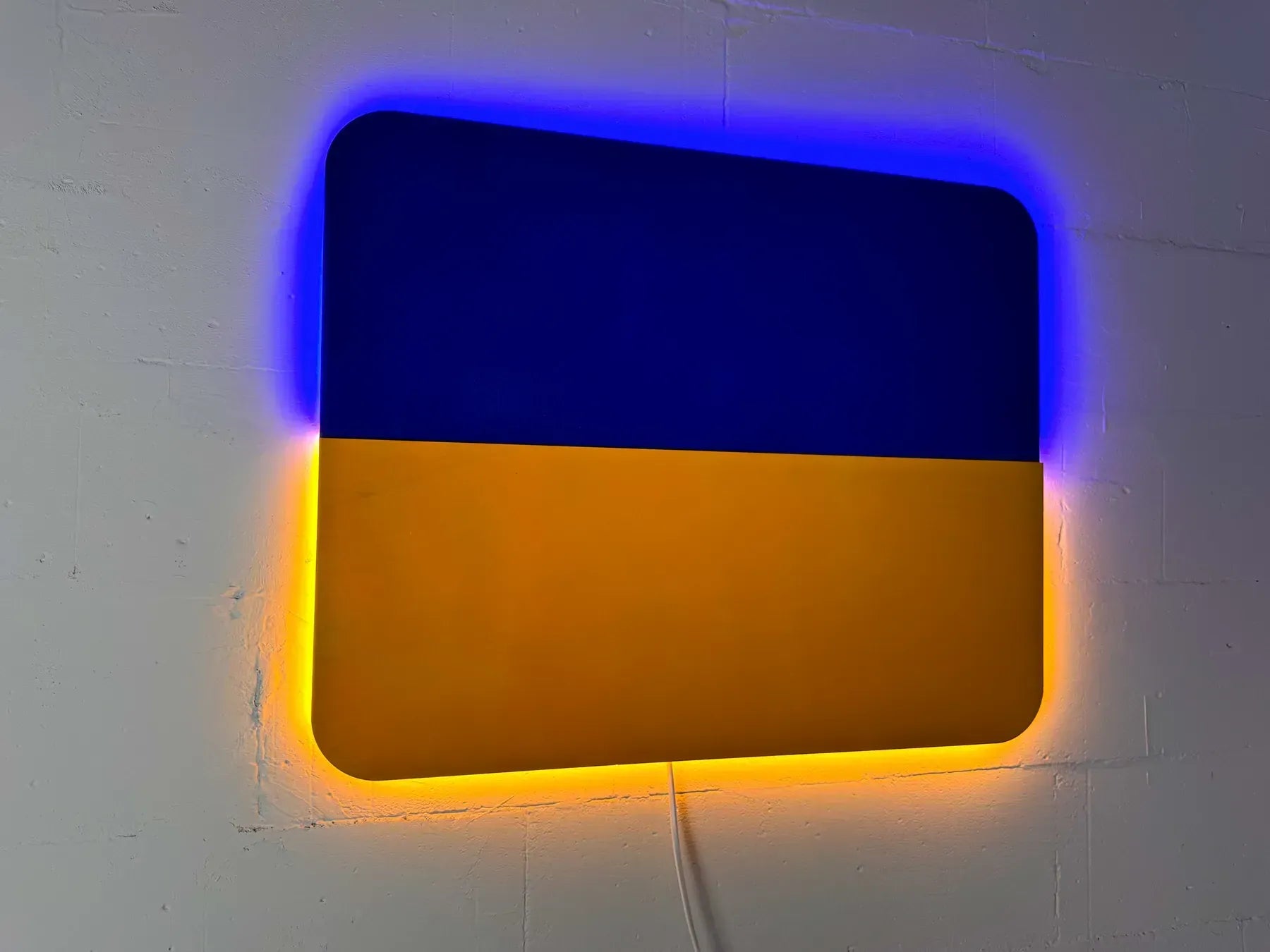 Дерев’яний прапор України з LED-підсвіткою 75х50 см
