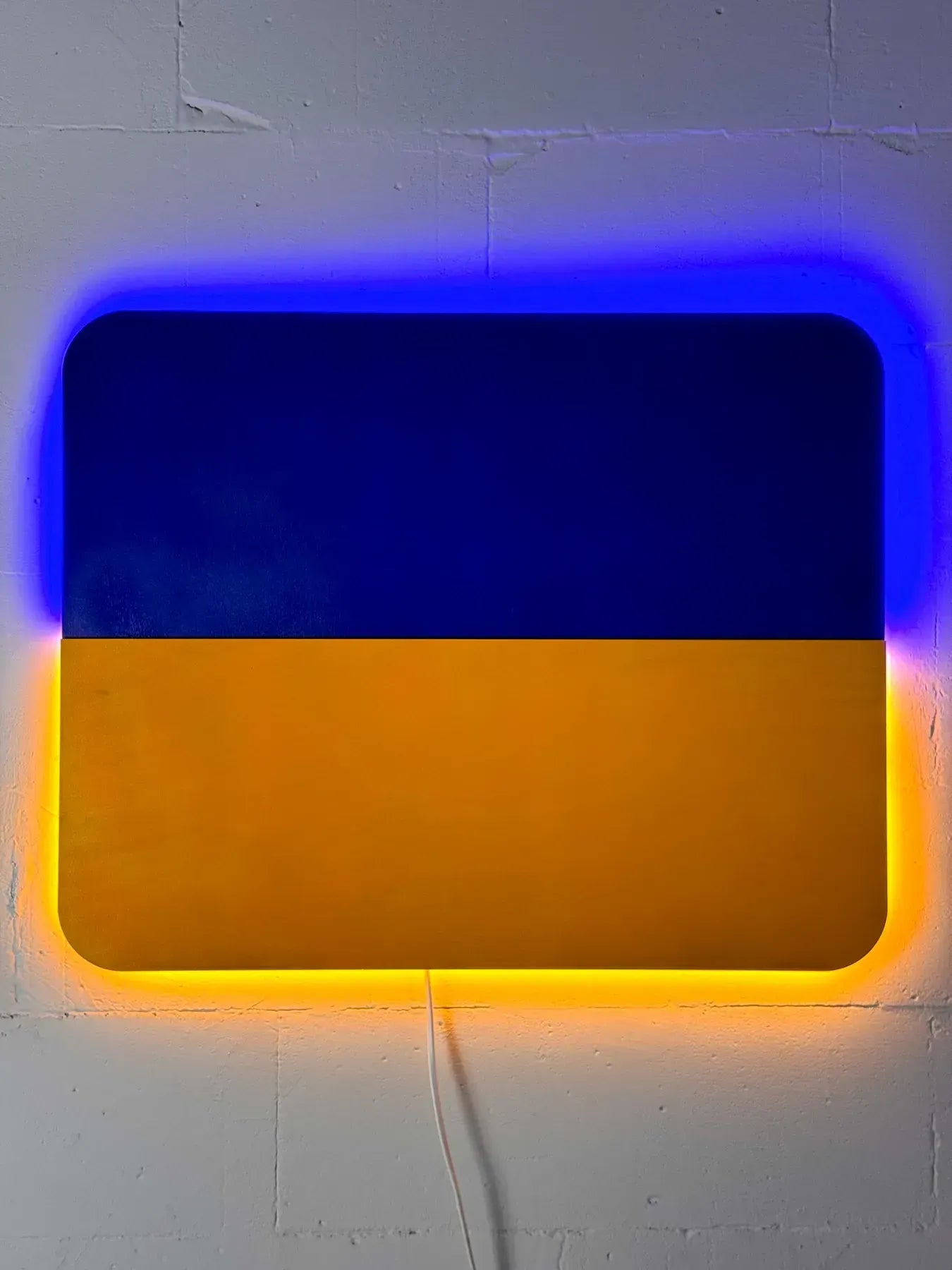 Дерев’яний прапор України з LED-підсвіткою 75х50 см