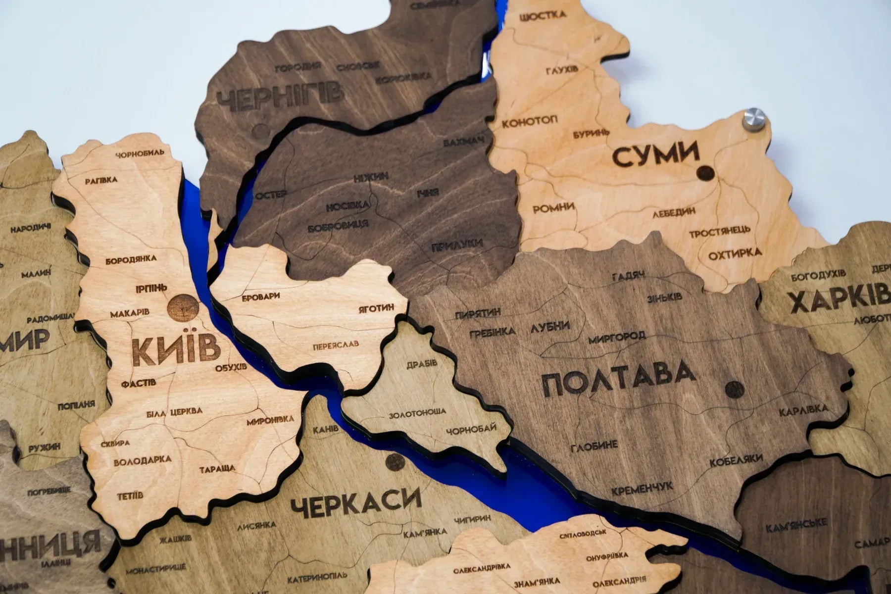 Деталізована карта України з підсвіткою річок та по контуру колір Elis