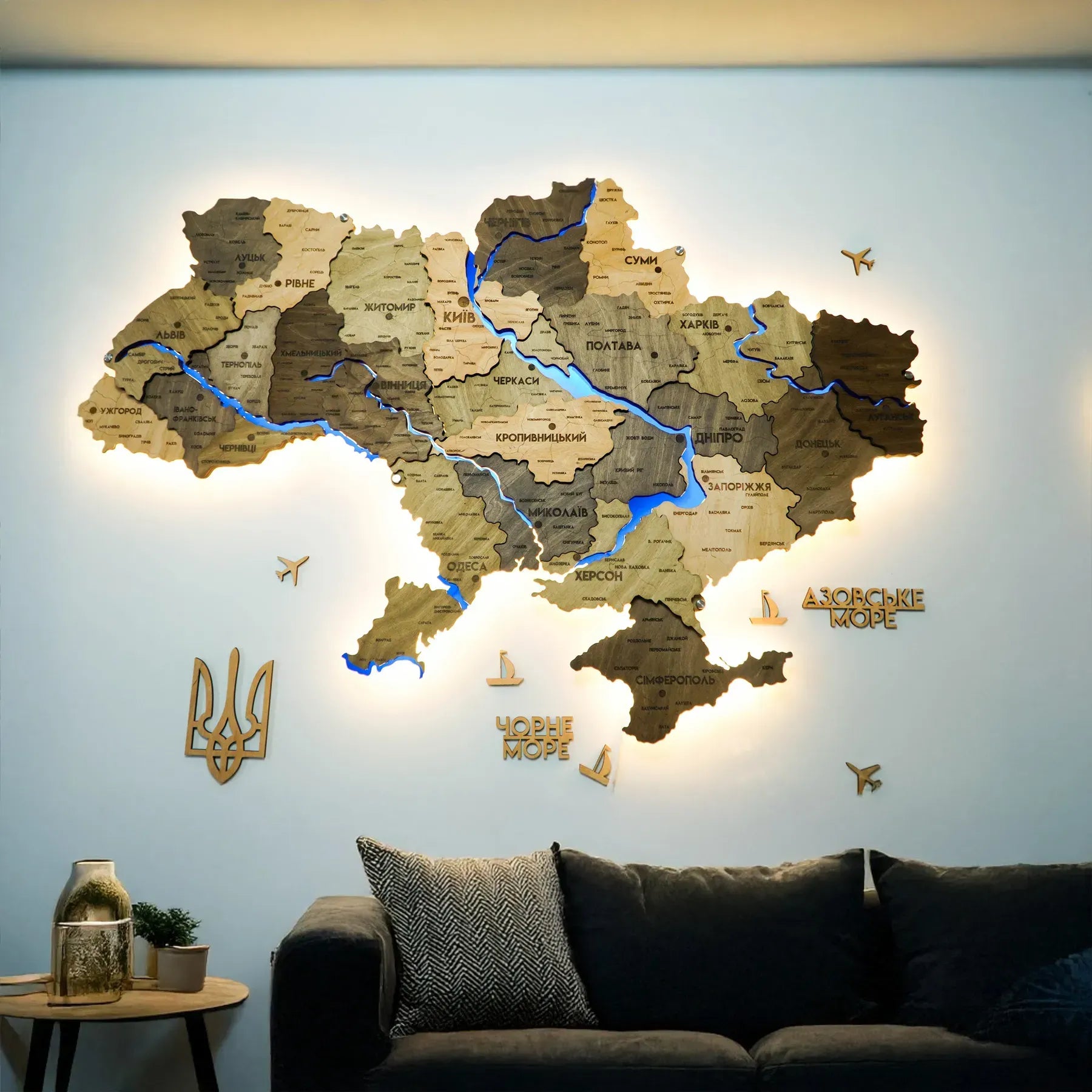 Деталізована карта України з підсвіткою річок та по контуру колір Elis