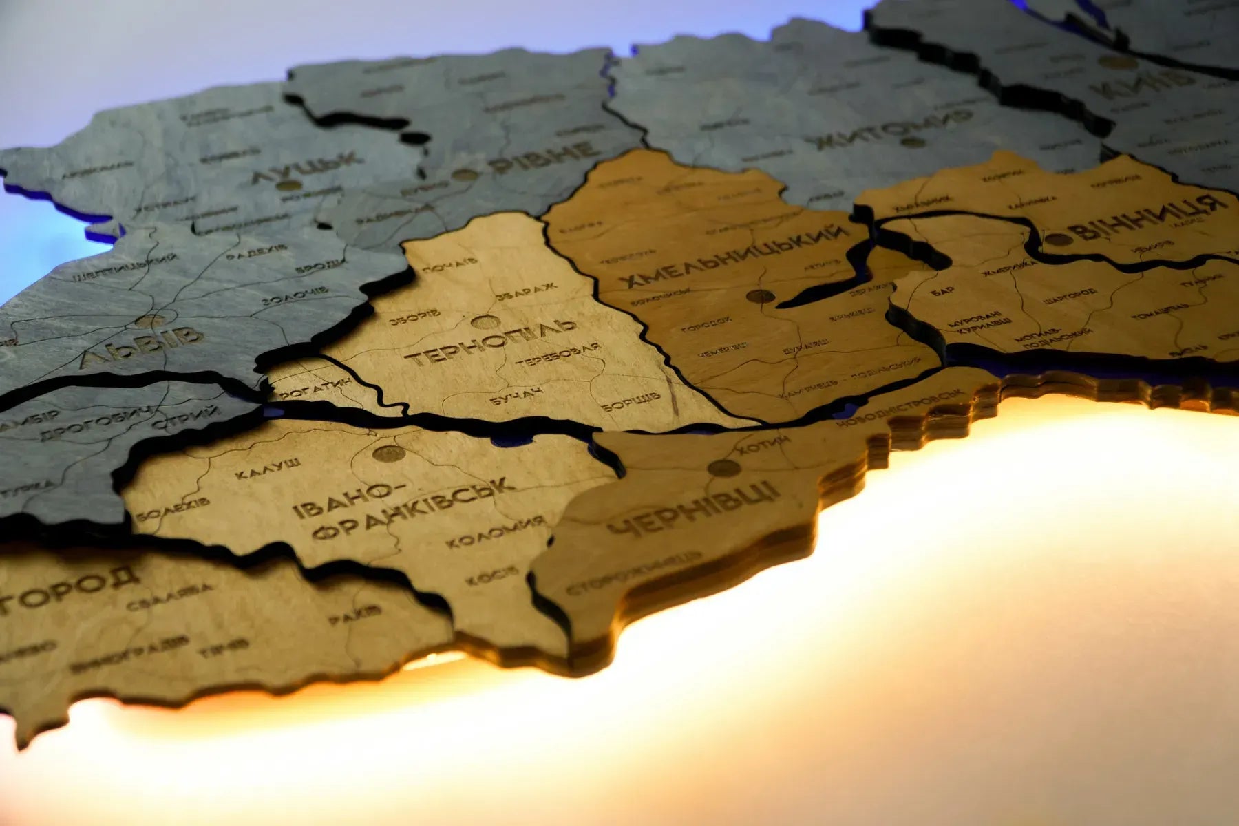 Карта України багатошарова 3D з підсвіткою колір Flag