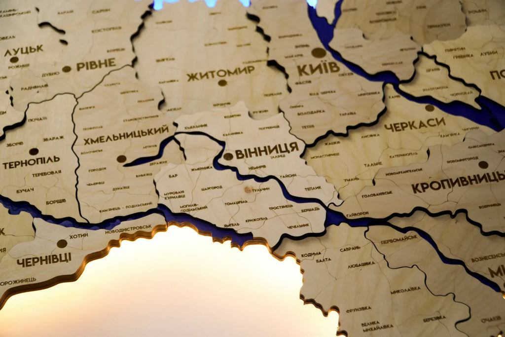 Карта України багатошарова 3D з підсвіткою колір Natural