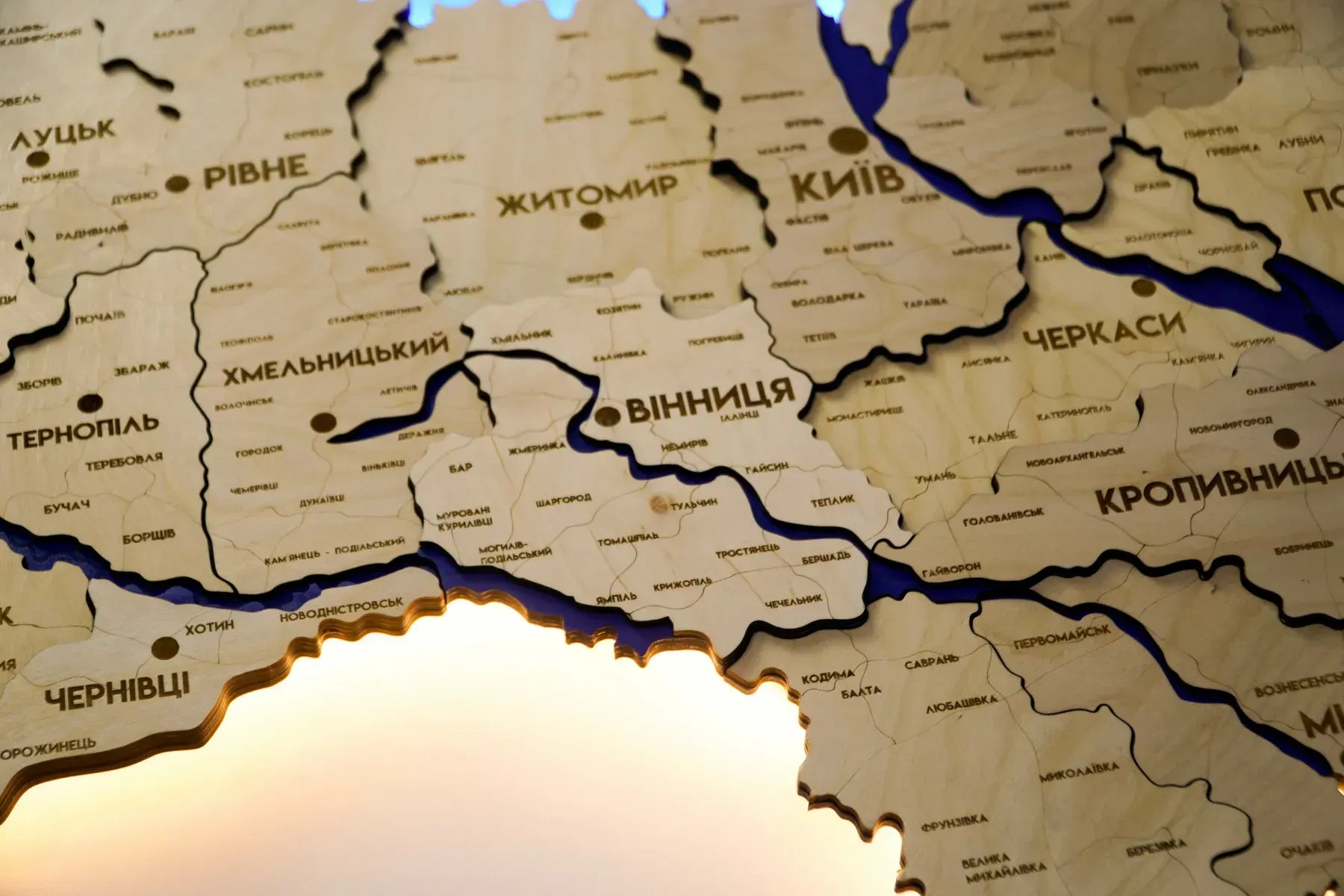 Карта України багатошарова 3D з підсвіткою колір Natural