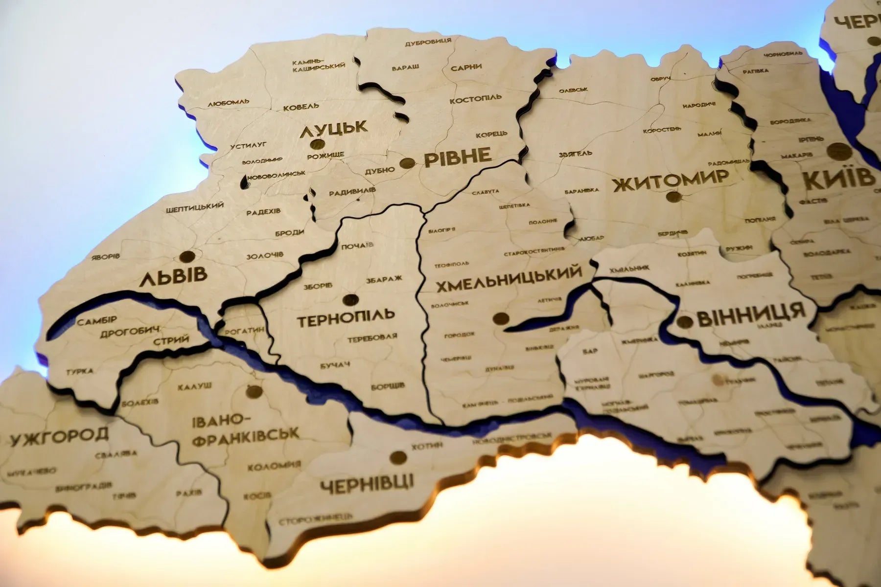 Карта України багатошарова 3D з підсвіткою колір Natural