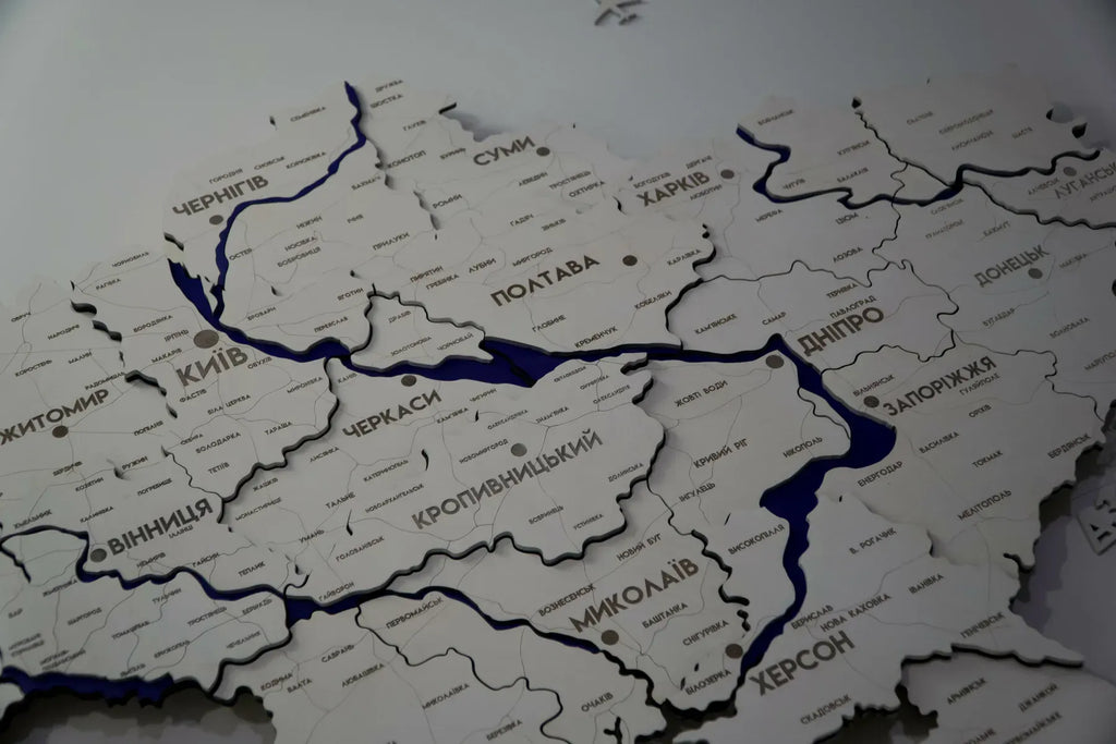 Карта України багатошарова 3D з підсвіткою колір White