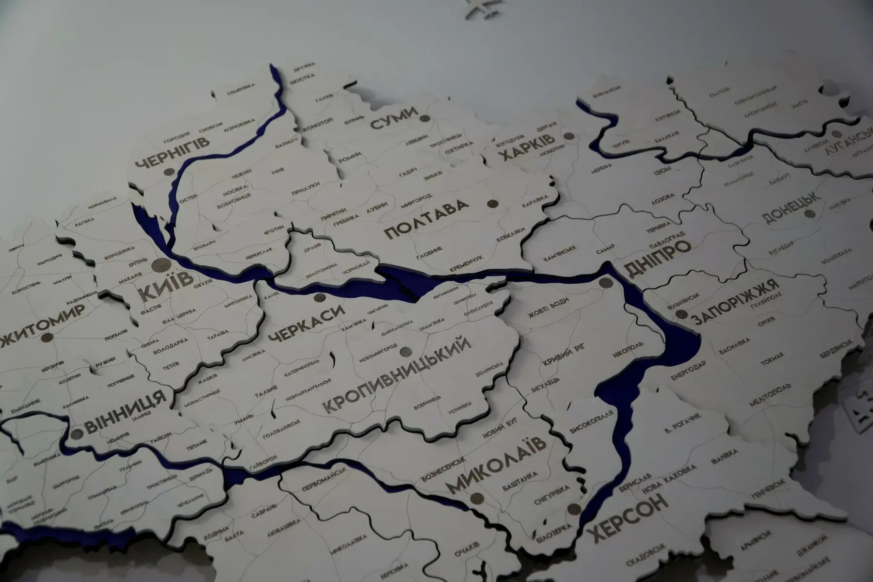 Карта України багатошарова 3D з підсвіткою колір White