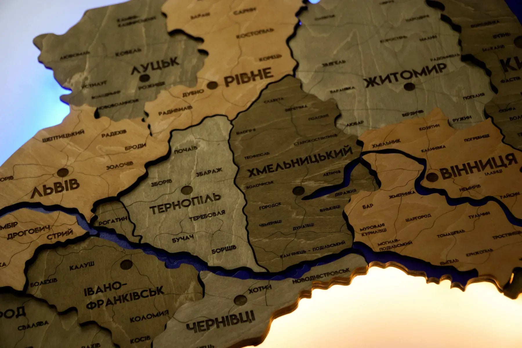 Карта України багатошарова 3D з підсвіткою колір Light Tree