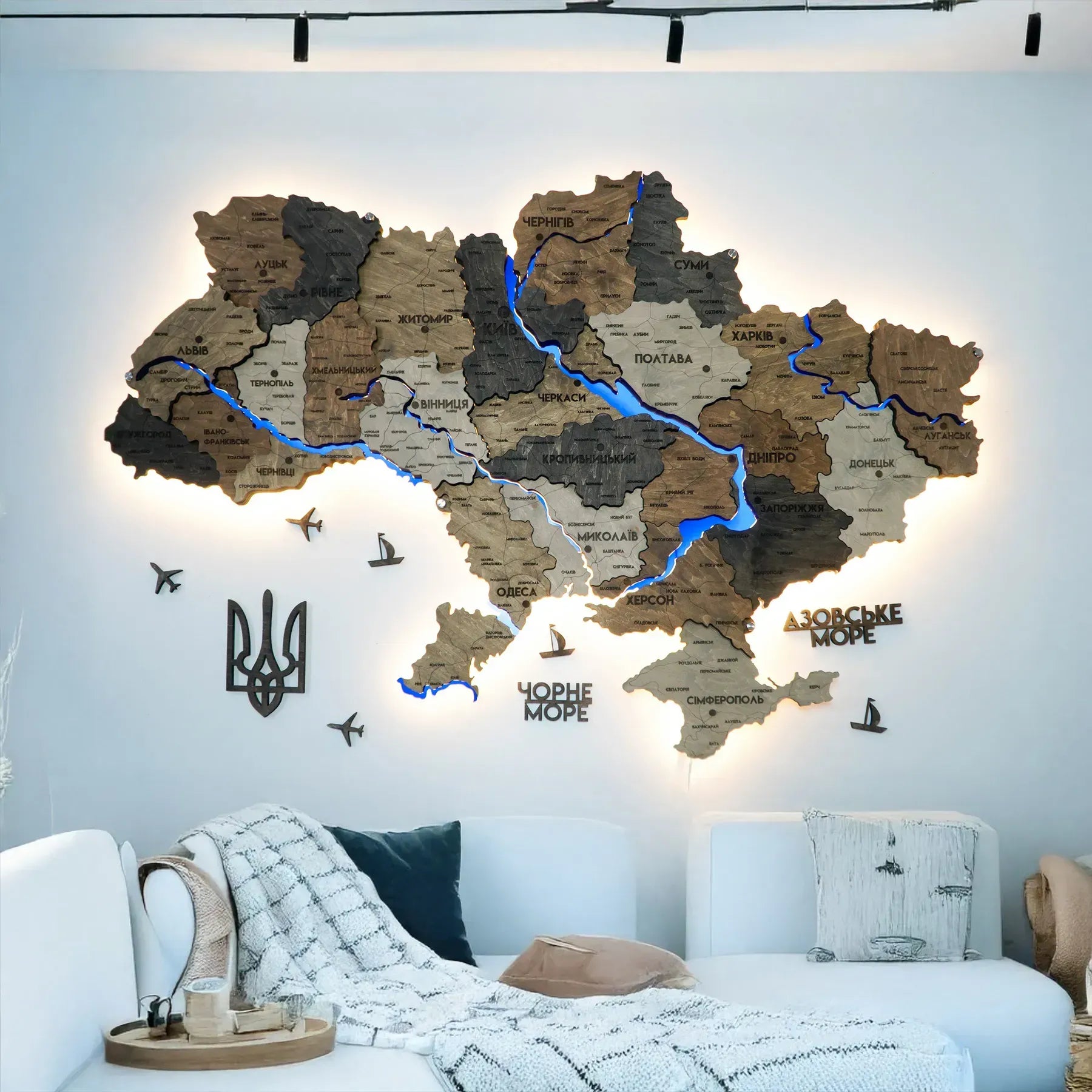 Деталізована карта України з підсвіткою річок та по контуру колір Liberty