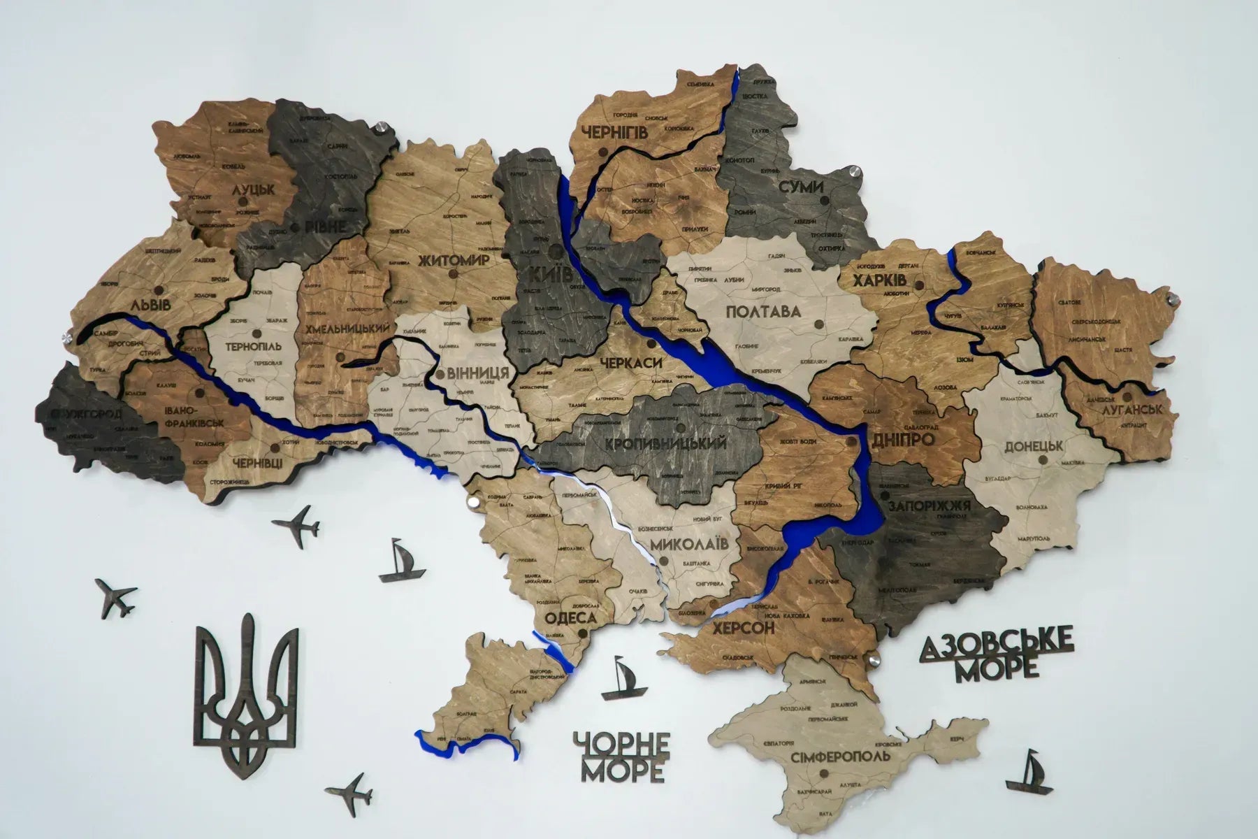 Деталізована карта України з підсвіткою річок та по контуру колір Liberty