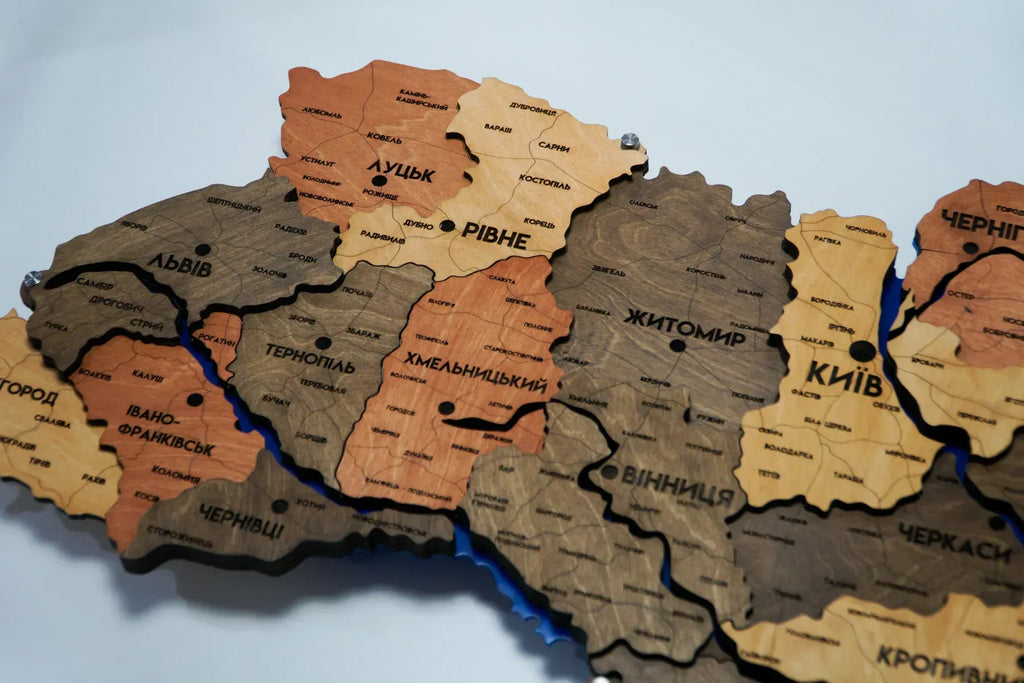 Карта України з підсвіткою річок та по контуру колір Warm river