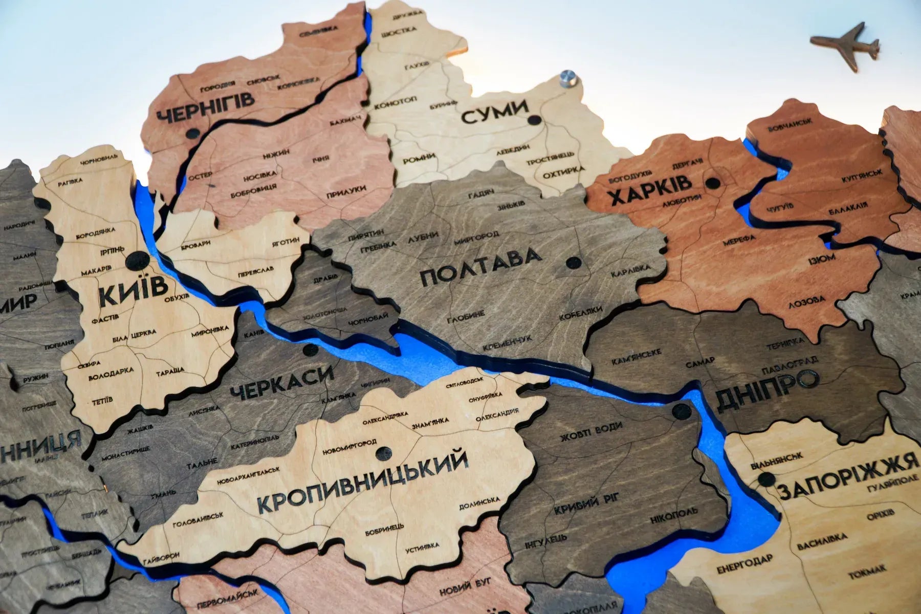 Карта України з підсвіткою річок та по контуру колір Warm river