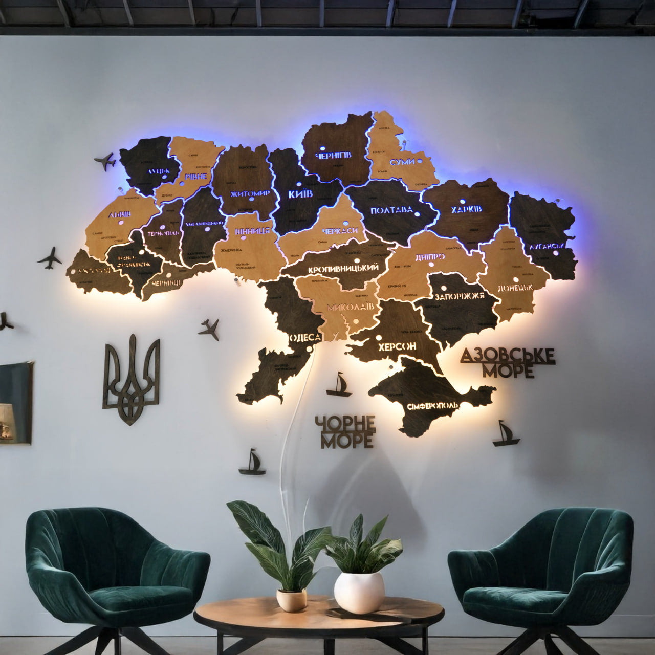 Карта України на акрилі з підсвіткою між областями, колір Brut